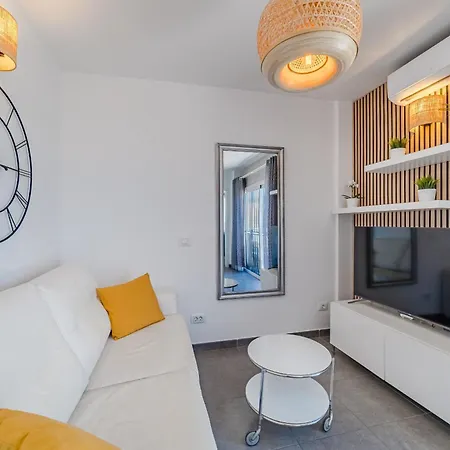 Front Of A Aircon Americas Costa Adeje * 플라야데라스아메리카스