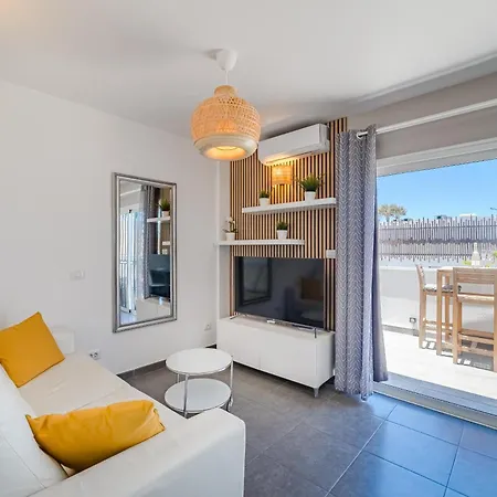 Front Of A Aircon Americas Costa Adeje 아파트